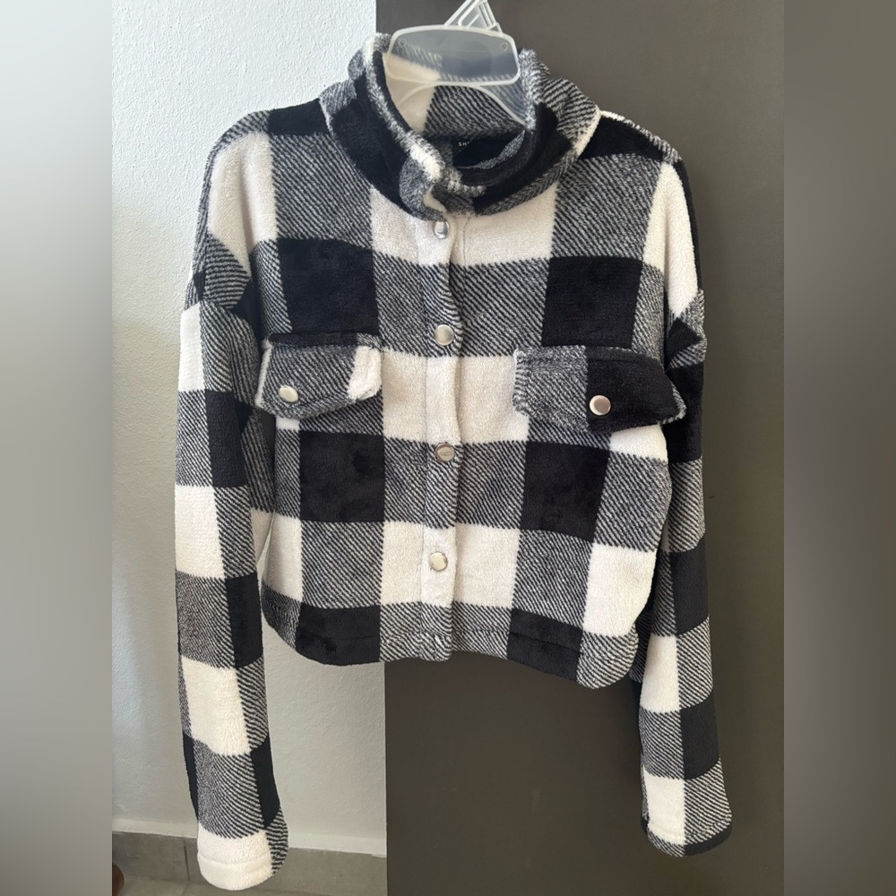 Cropped Buffalo Plaid Teddy Jacket in Black & White - Size Small